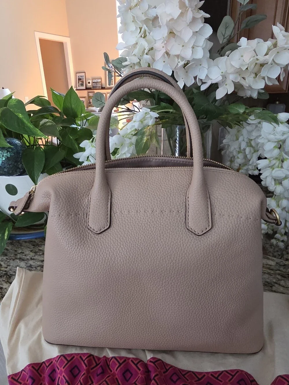 EUC Tory Burch McGraw Pebbled Satchel Top Handle Zip Tassel Gold Hardware